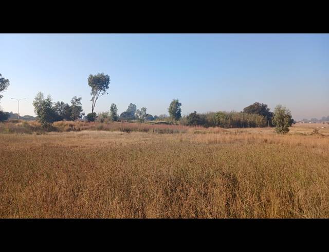 9,100M² VACANT LAND FOR SALE IN UNITAS PARK